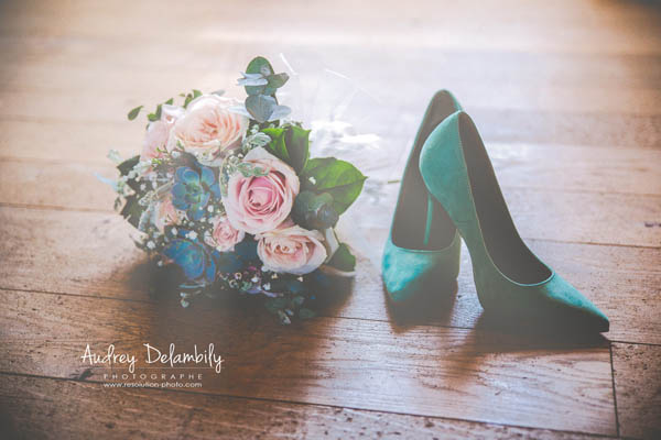 bouquet-mariage-chaussures-dordogne-domaine-essendieras
