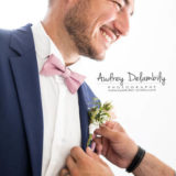 habillage-homme-mariage-boutonniere-photographe-préparatifs-audrey-delambily